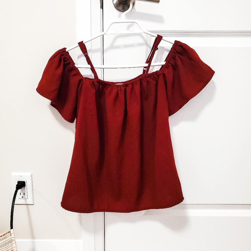 ABERCROMBIE Off Shoulder with Adjustable Straps